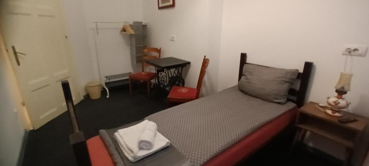 Authentic Belgrade Centre Hostel - Only Private Rooms Ngoại thất bức ảnh